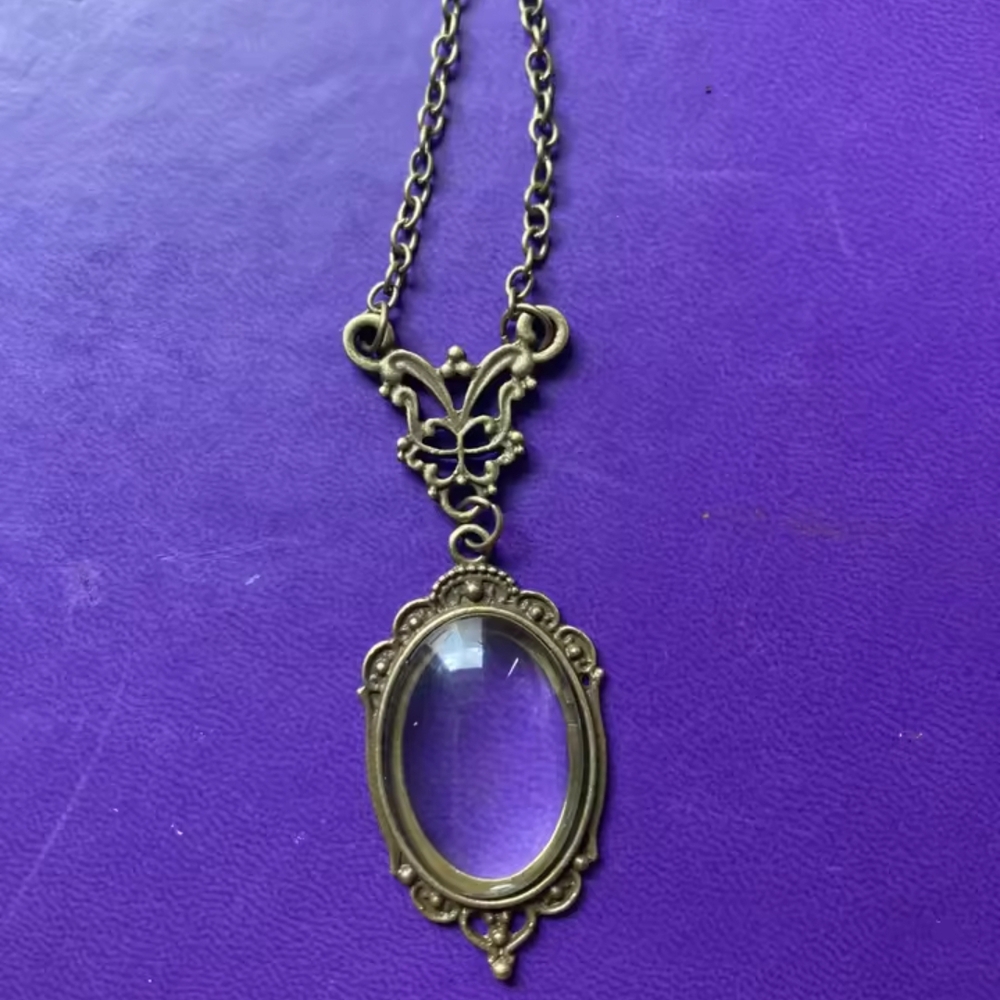 Elegant Silver  Toned Pendant Necklace